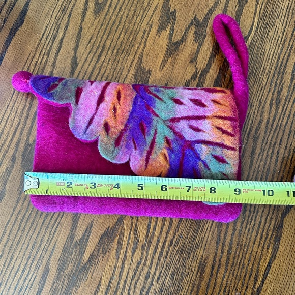 Handmade Felt Wool Clutch Purse • Leaf Motif - Picture 8 of 8